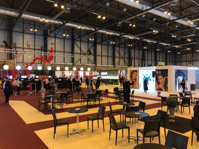 a8e27ef0-c745-407b-ae29-d16843b17587