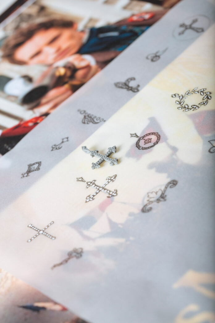 La-historia-de-Los-Miserables-inspiran-los-nuevo-de-Joyería-Suarez9